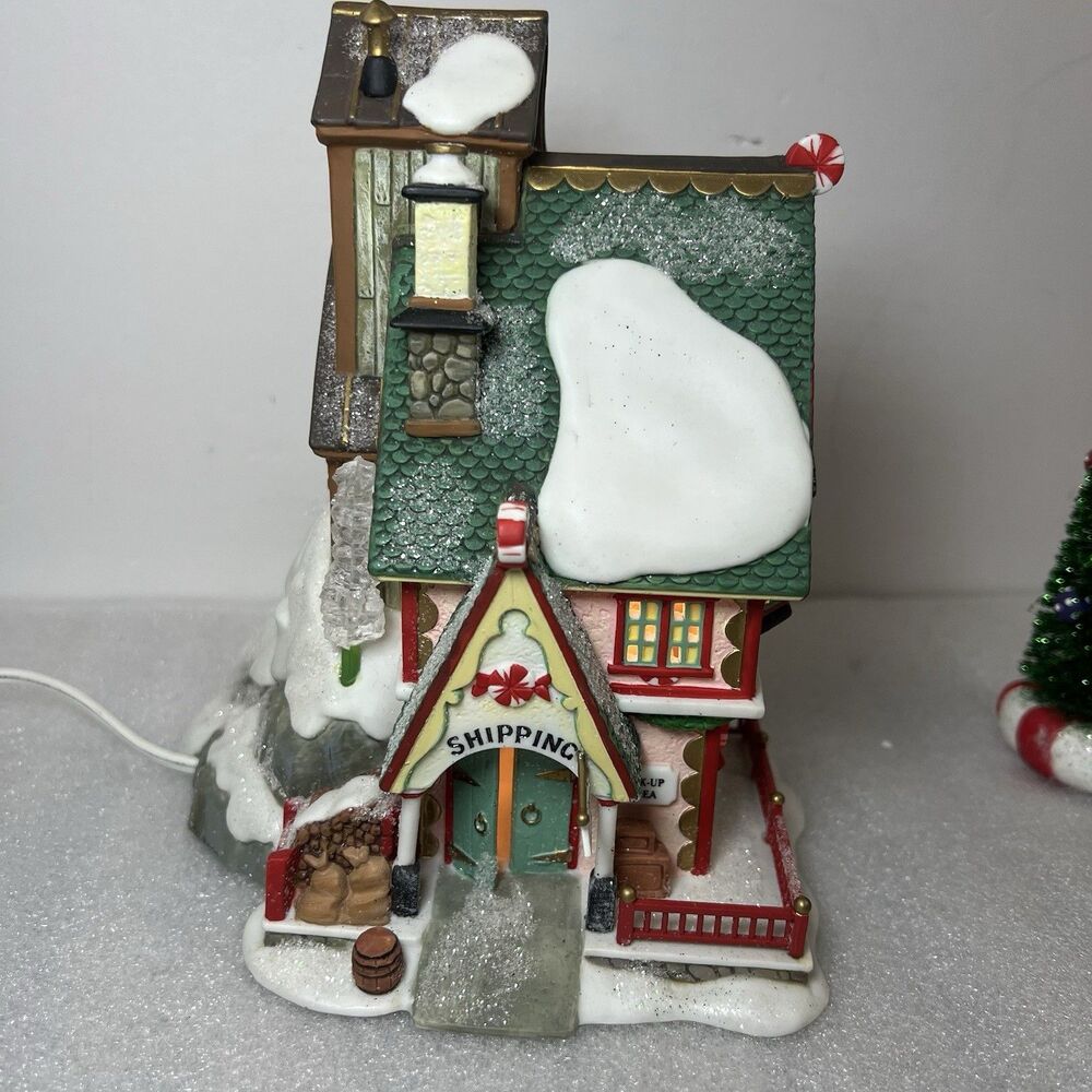 Dept 56 North Pole Series Sweet Rock Candy Co. 56725 Xmas Lighted Village W Figu - Picture 8 of 15